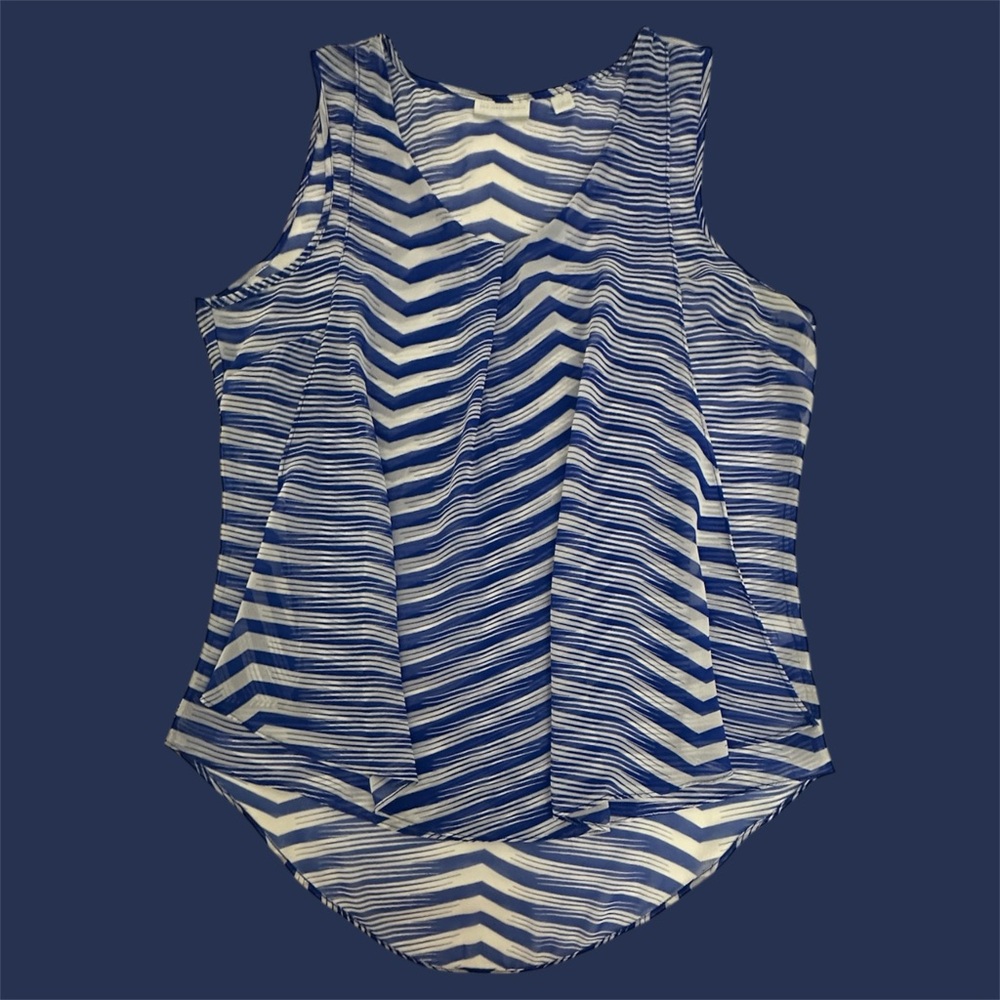 NY & Company | Sleeveless Blue & White Chevron Stripe Blouse | Size Medium NWOT